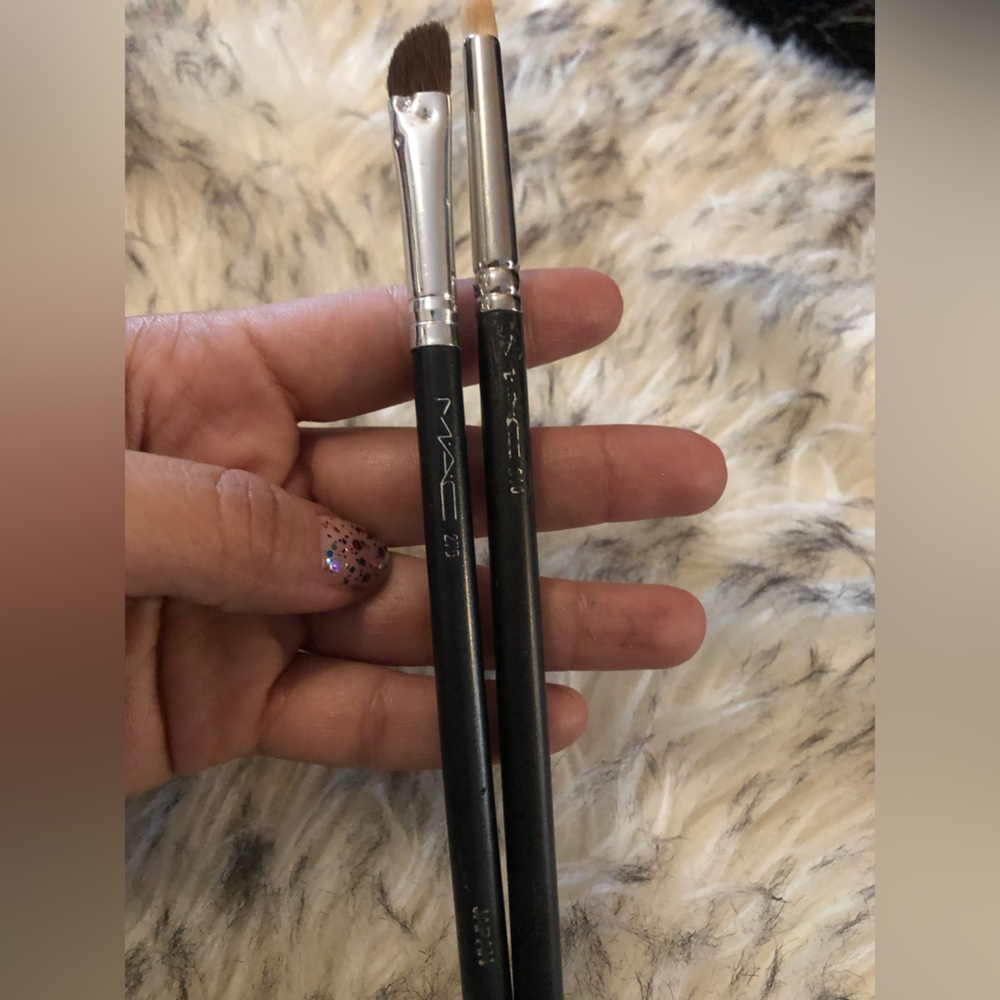 Mac eyeshadow bruses